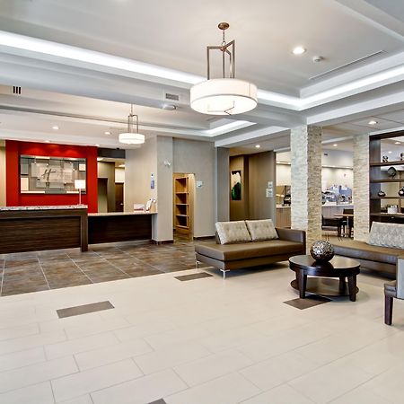 Holiday Inn Express & Suites Oshawa Downtown - Toronto Area By Ihg Exterior foto
