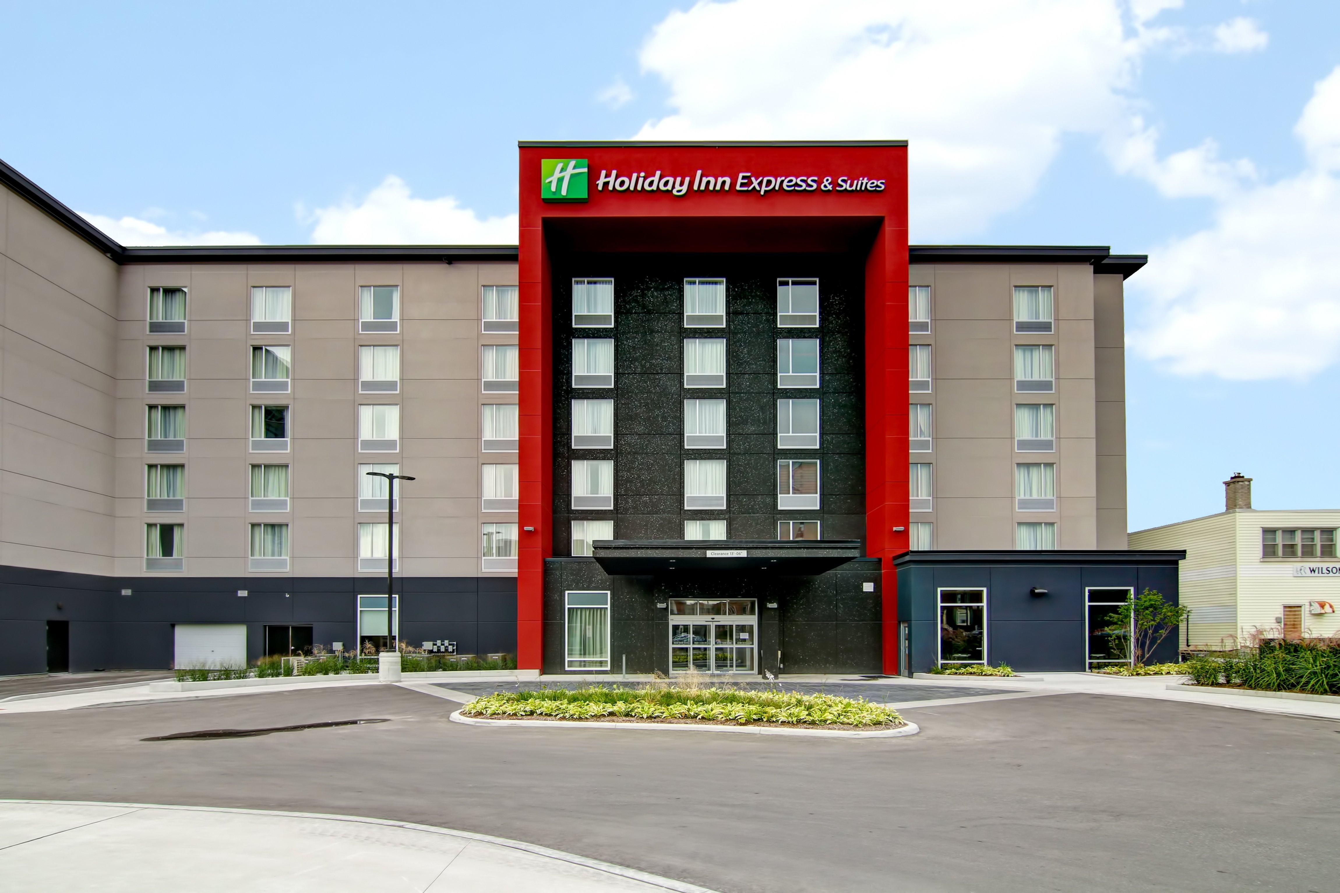 Holiday Inn Express & Suites Oshawa Downtown - Toronto Area By Ihg Exterior foto