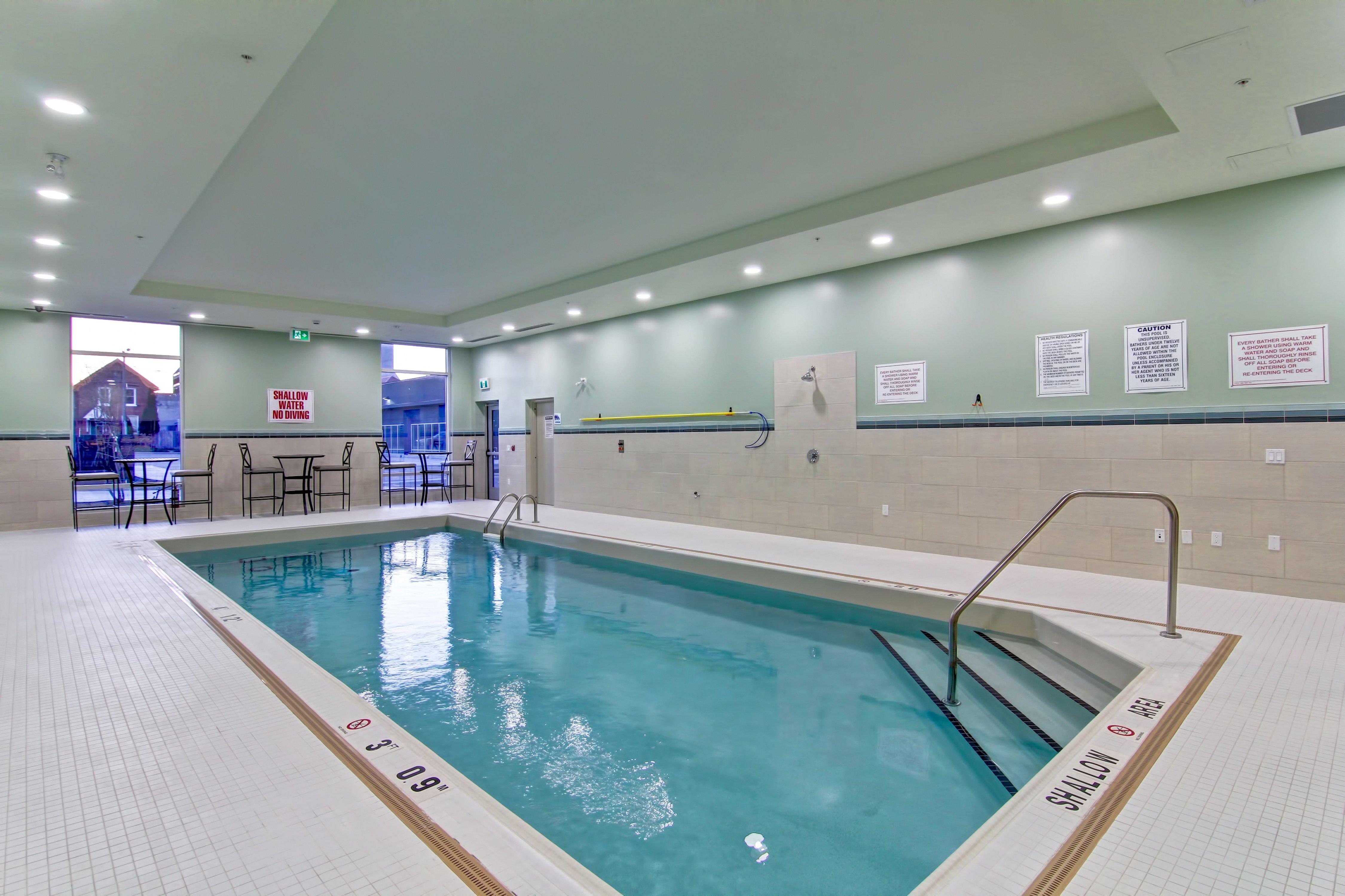 Holiday Inn Express & Suites Oshawa Downtown - Toronto Area By Ihg Exterior foto