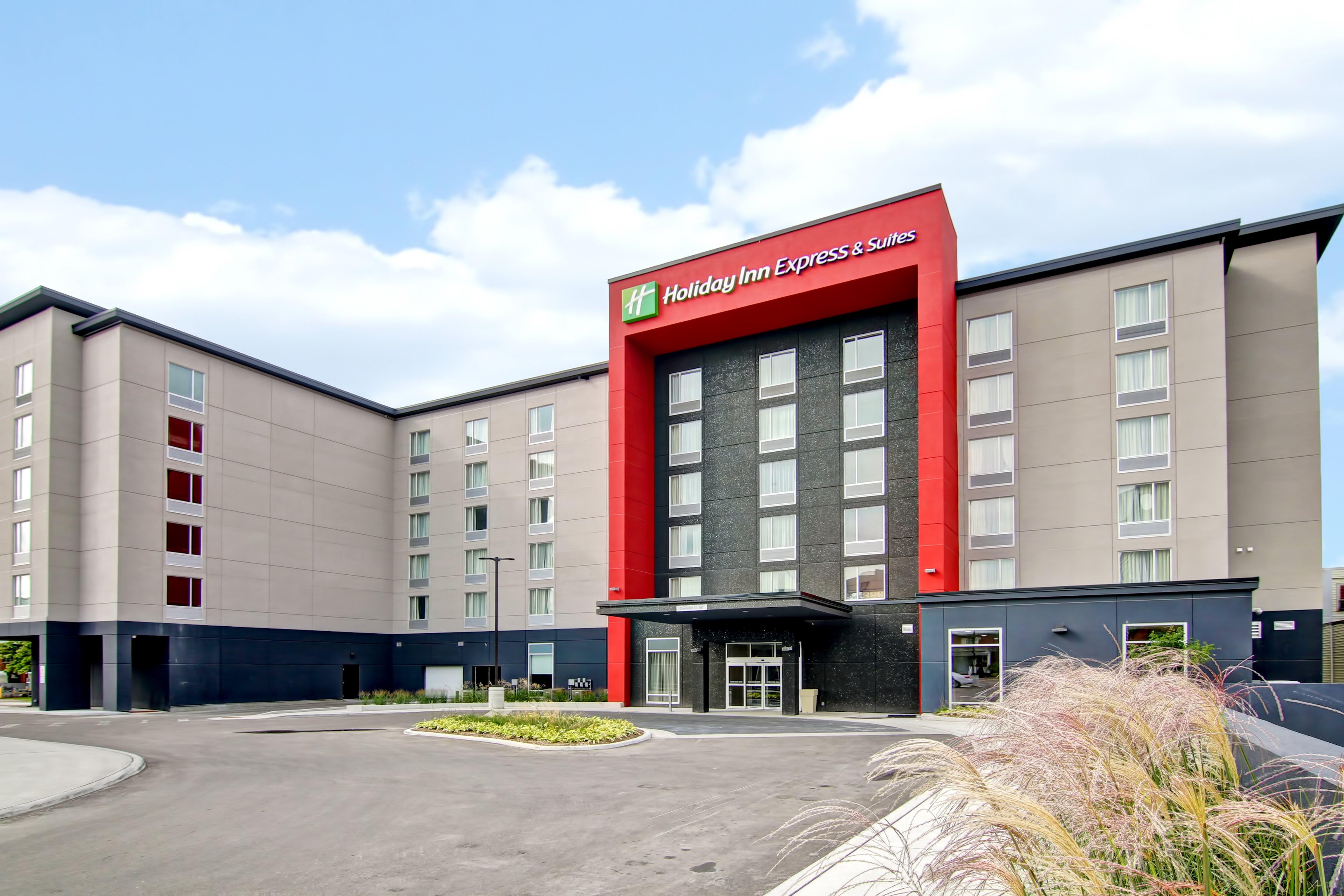 Holiday Inn Express & Suites Oshawa Downtown - Toronto Area By Ihg Exterior foto