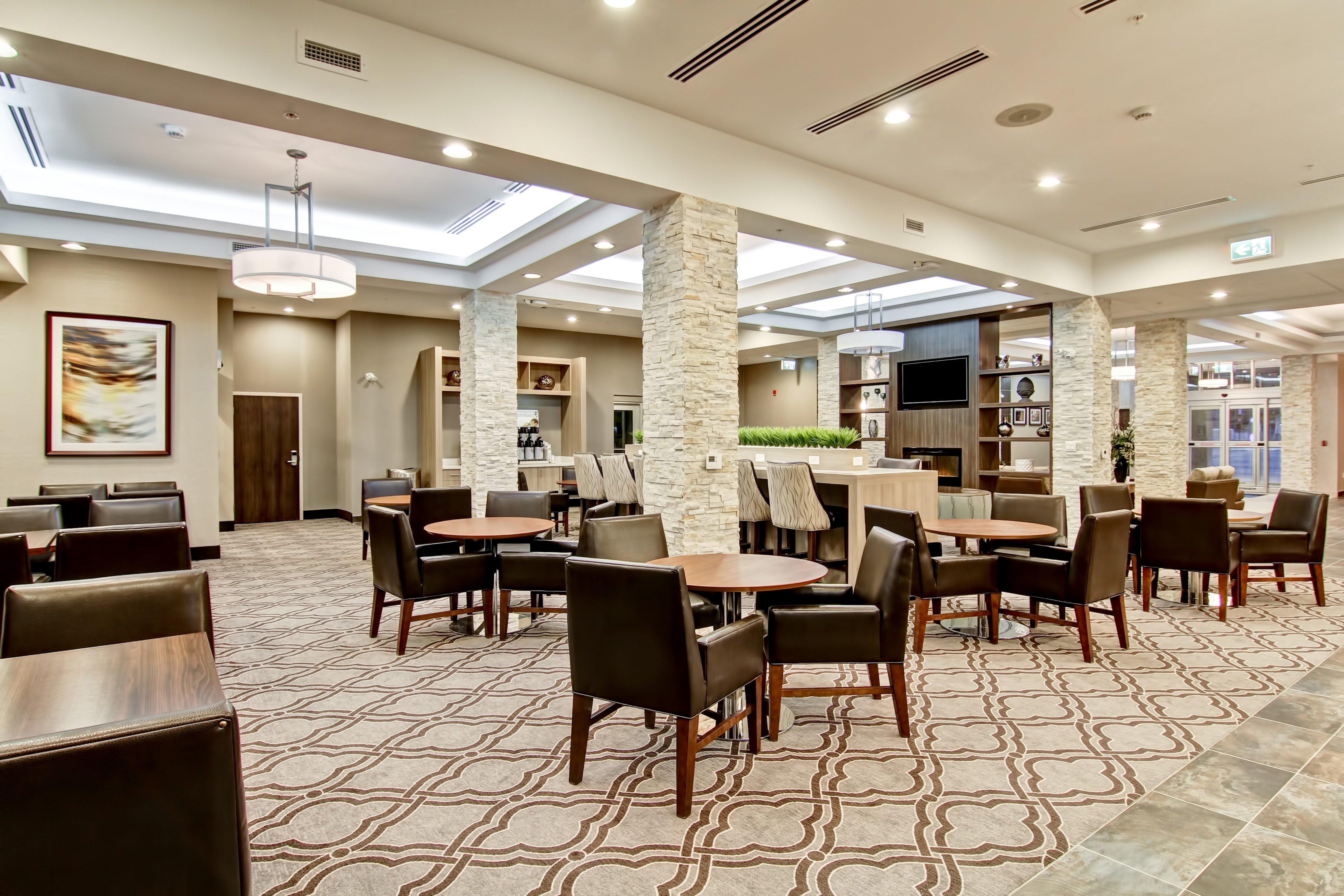 Holiday Inn Express & Suites Oshawa Downtown - Toronto Area By Ihg Exterior foto